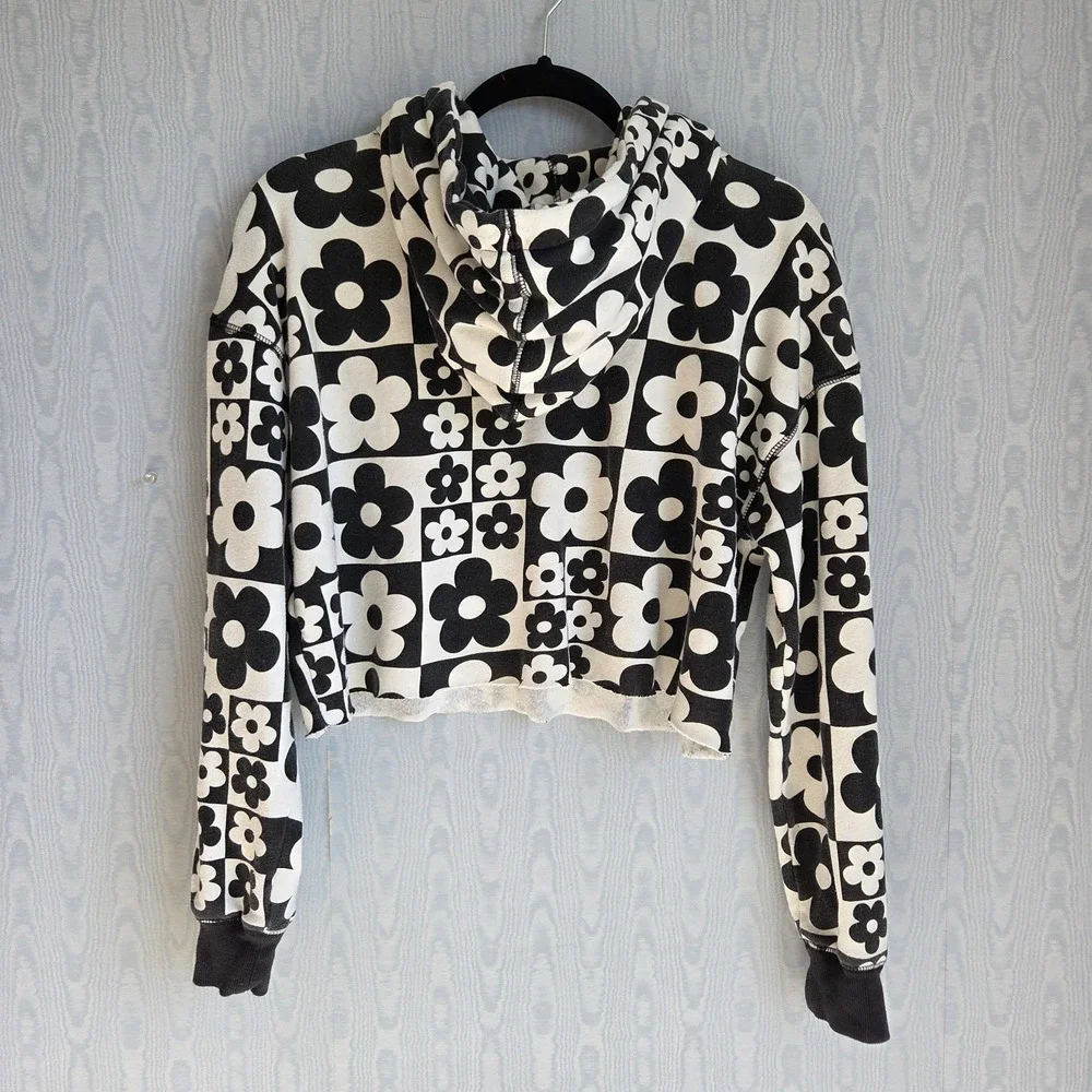 Wild Fable Womens Medium‎ Cropped Hoodie Floral Retro Hippie Black White - Picture 5 of 9